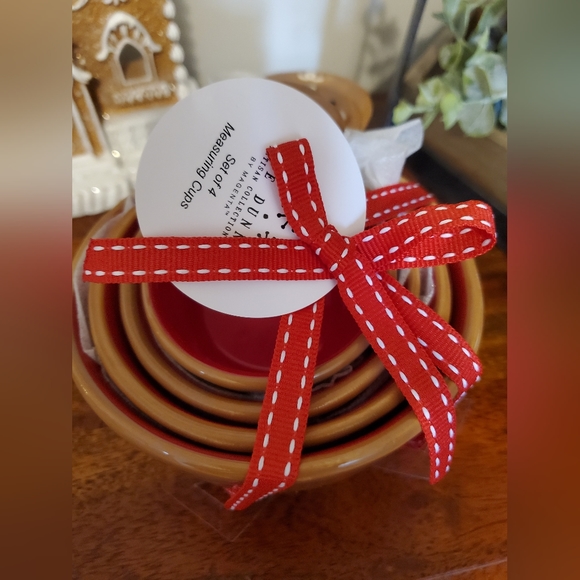 Rae dunn gingerbread measuring cups - Picture 4 of 4